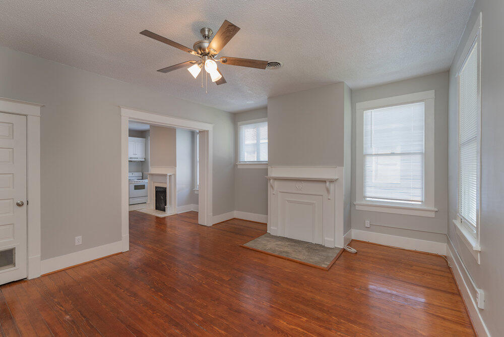 320 Broad Street Augusta, GA 30901 - Photo 38 of 48 322B Living Room