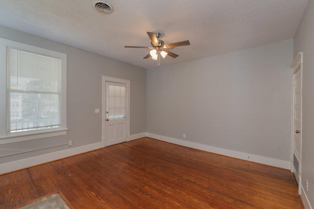 320 Broad Street Augusta, GA 30901 - Photo 39 of 48 322B Living Room