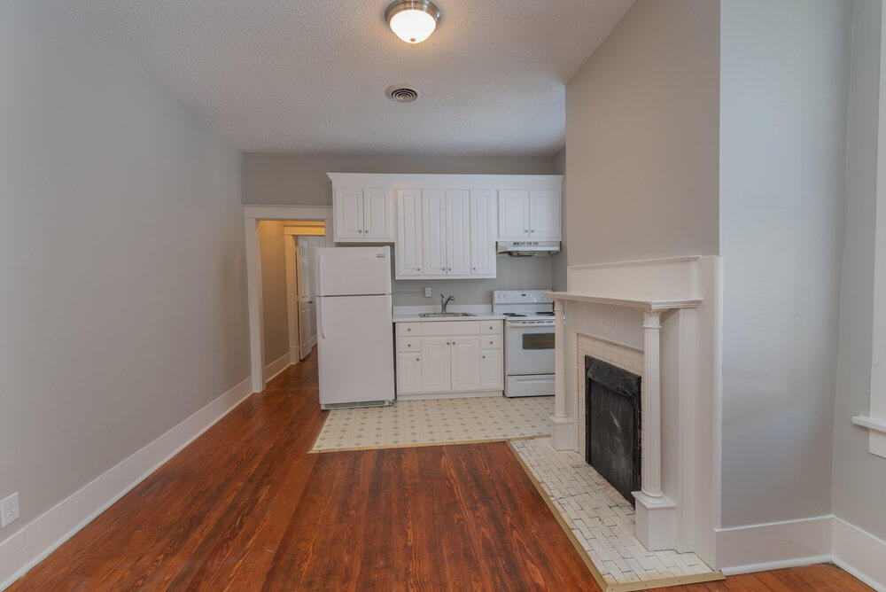 320 Broad Street Augusta, GA 30901 - Photo 40 of 48 322B Kitchen