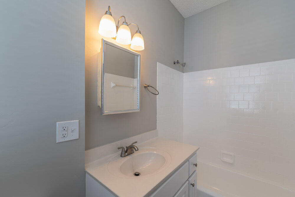 320 Broad Street Augusta, GA 30901 - Photo 46 of 48 322B Bathroom