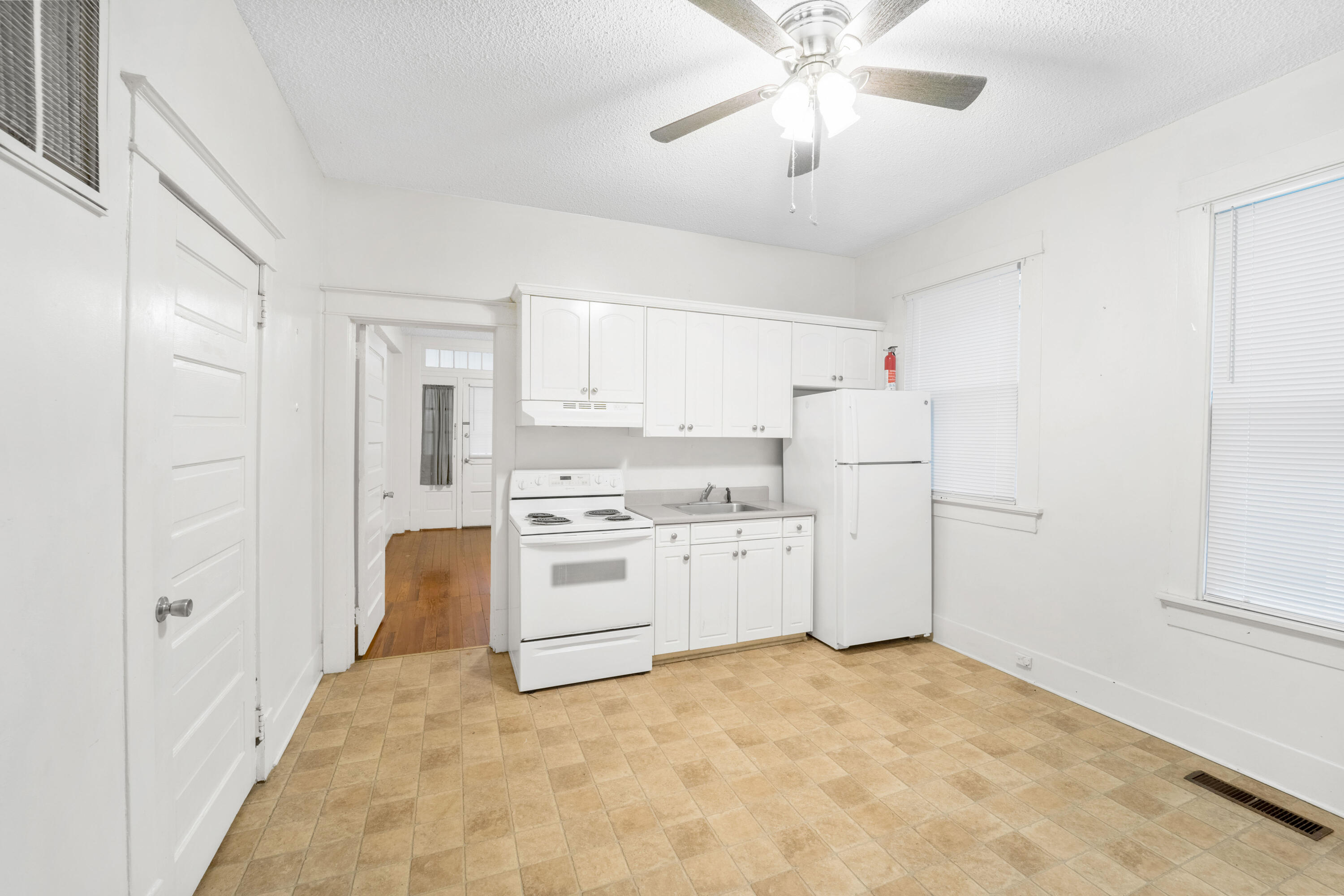 320 Broad Street Augusta, GA 30901 - Photo 10 of 48 320A Kitchen