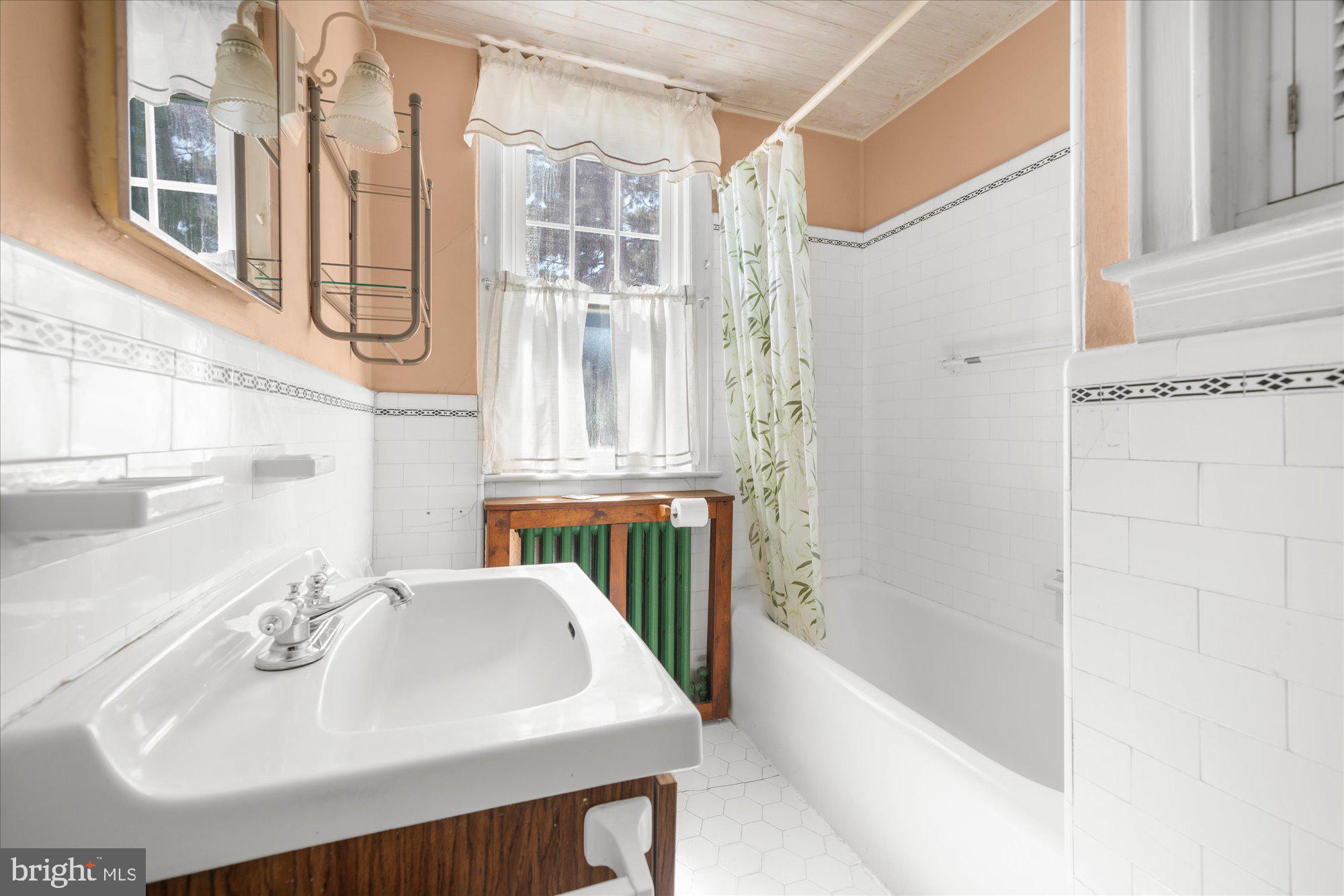 236 West Plumstead Avenue Lansdowne, PA 19050 - Photo 15 of 30 Hall Bath