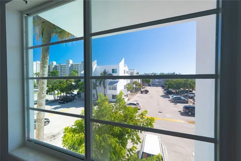 $225,000 | 2840 Northeast 14th Street Causeway, Unit 304A, Pompano Beach, FL 33062