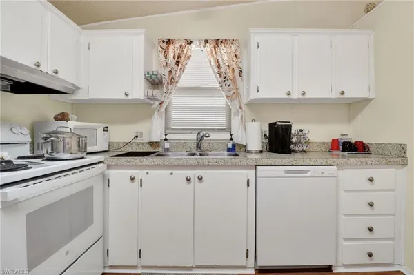 $2,100 | 183 Oceans Boulevard, Unit 183, Naples, FL 34104