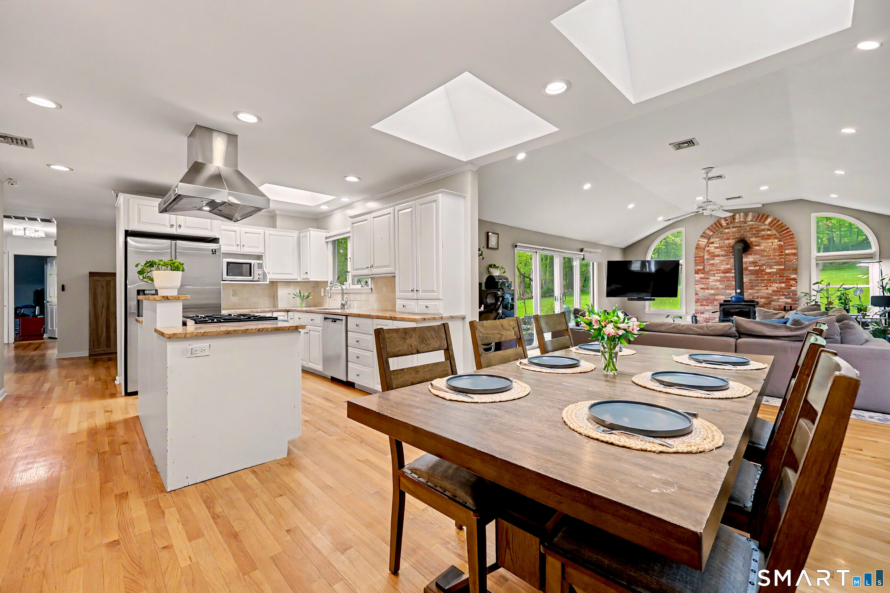 46 Todds Road Ridgefield, CT 06877 - Photo 11 of 35 Gorgeous open layout, bright with skylights!