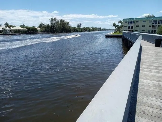 $239,000 | 19 Colonial Club Drive, Unit 200, Boynton Beach, FL 33435