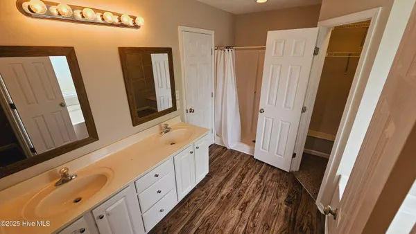 $1,875 | 104 Dorsett Court, Jacksonville, NC 28546