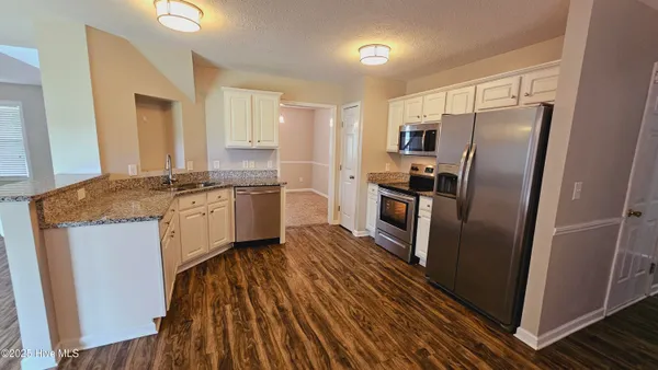 $1,875 | 104 Dorsett Court, Jacksonville, NC 28546