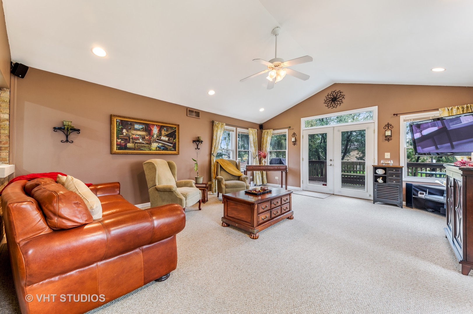 409 East Hillside Road Naperville, IL 60540 - Photo 6 of 15