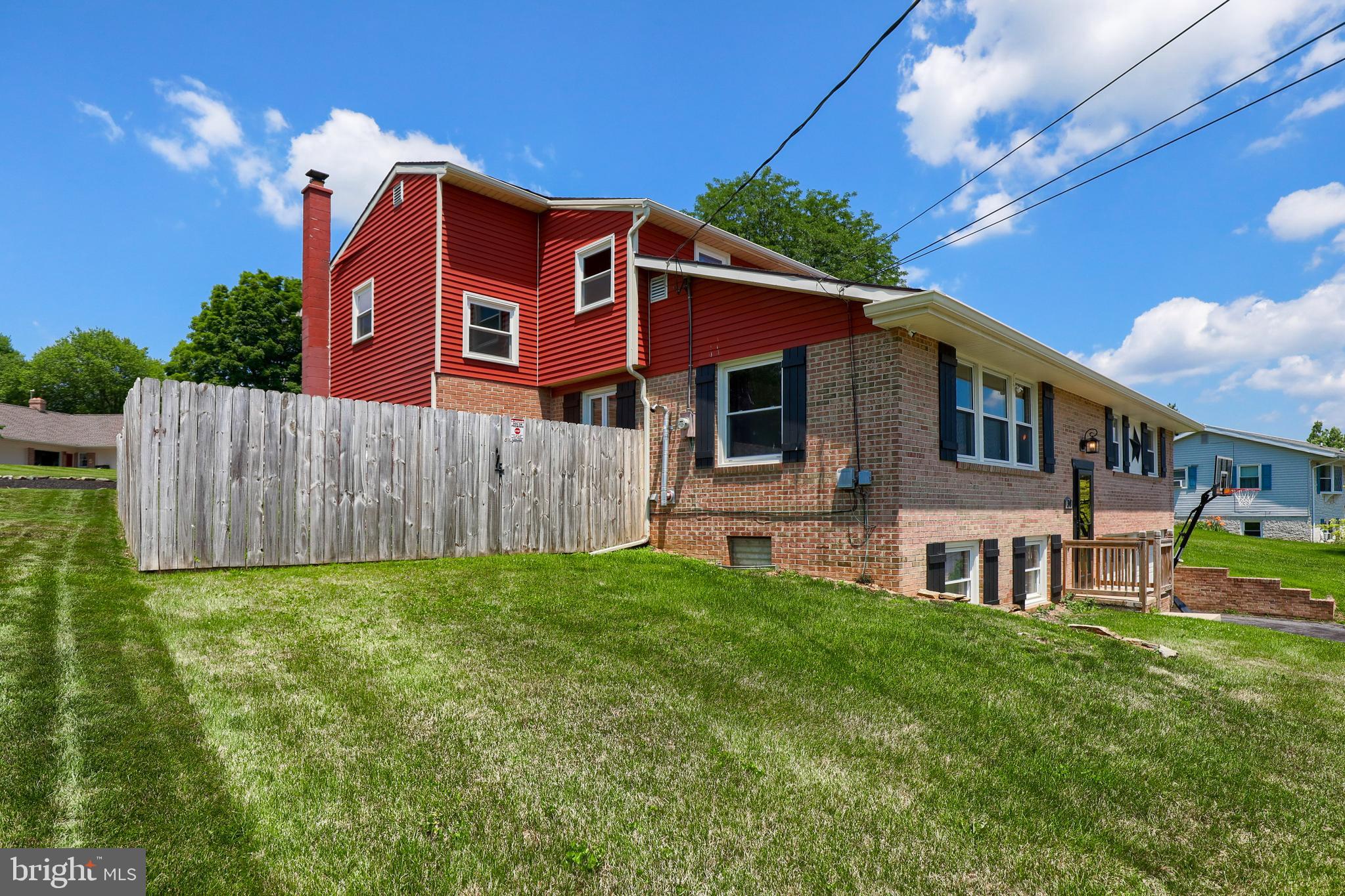 34 Miller Road Akron, PA 17501 - Photo 3 of 39 V3