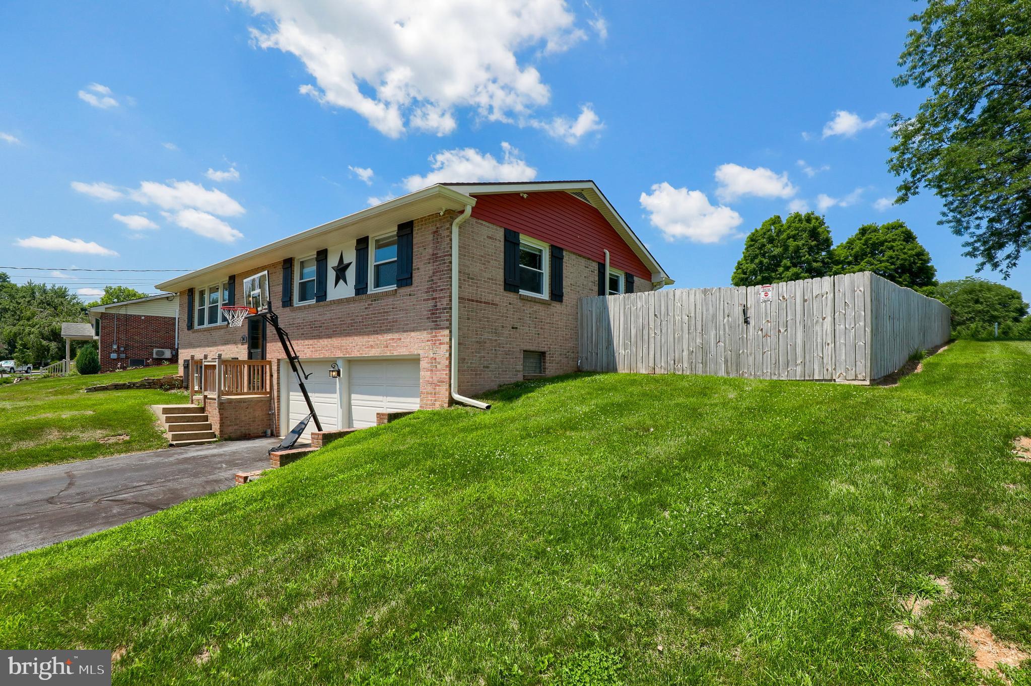 34 Miller Road Akron, PA 17501 - Photo 4 of 39 V4