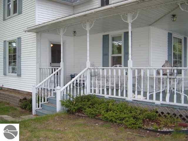 9846 North Long Lake Road Traverse City, MI 49685 - Photo 3 of 8 1691028-2.JPG