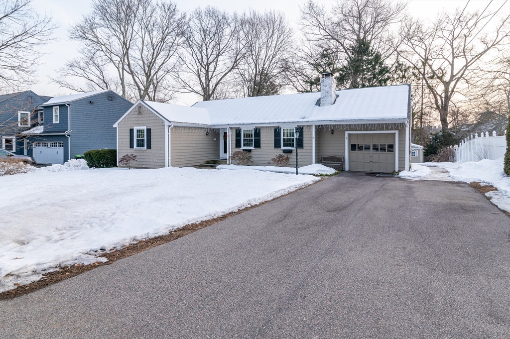 79 Hunnewell Street Needham, MA 02494 - Photo 3 of 30 Gallery Image 3