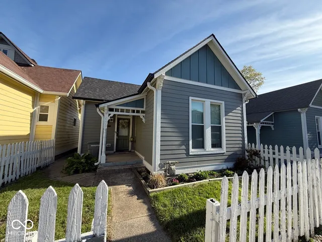 $199,900 | 630 East McCarty Street, Indianapolis, IN 46203
