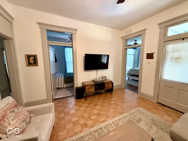 $199,900 | 630 East McCarty Street, Indianapolis, IN 46203