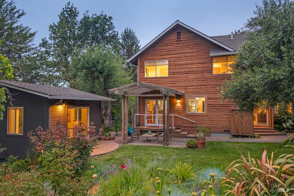4542 Thomas Road Sebastopol, CA 95472 - Photo 59 of 60 a front view of a house with a yard