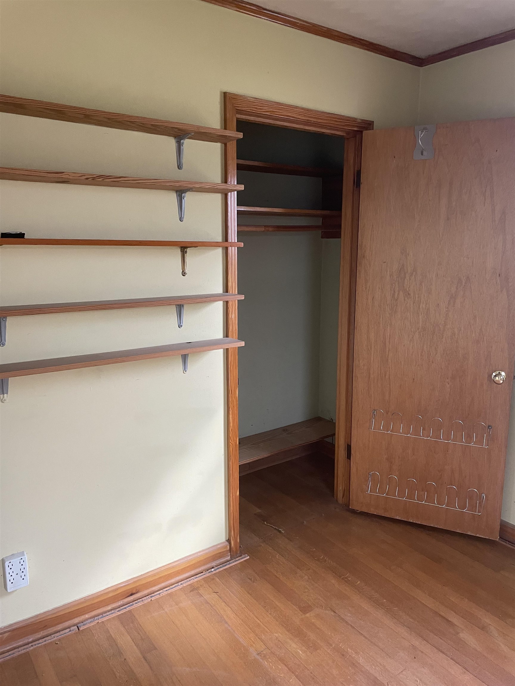 4874 Owen Road Memphis, TN 38122 - Photo 4 of 12 a view of an empty room