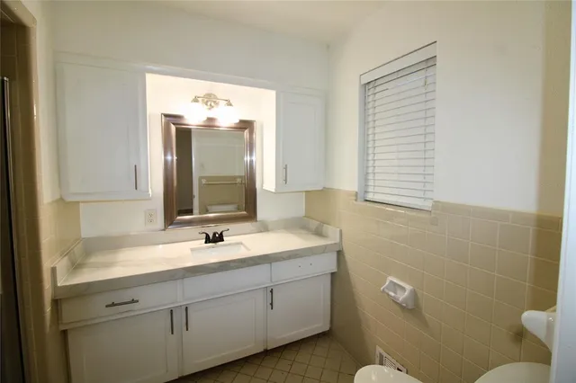 $2,300 | 3132 Dorrington Drive, Dallas, TX 75228