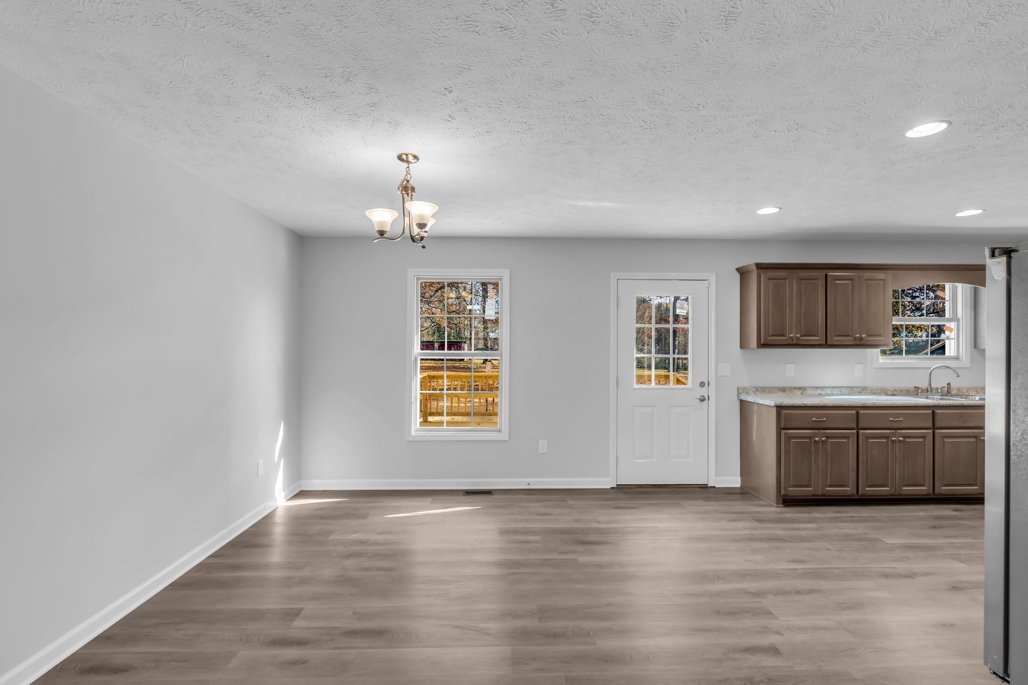52 Sunset Falls Road Tullahoma, TN 37388 - Photo 4 of 23