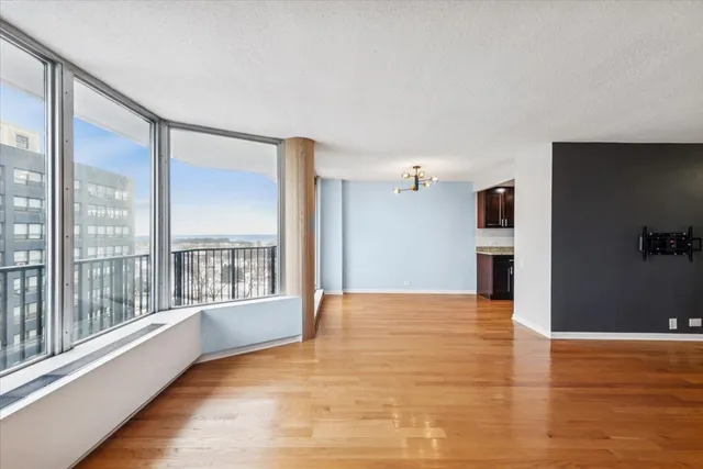 $2,650 | 4170 North Marine Drive, Unit 14H, Chicago, IL 60613