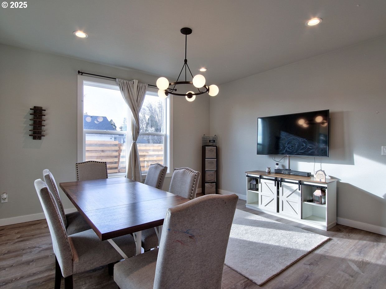 1701 South Alpine Street Cornelius, OR 97113 - Photo 15 of 48 Dining Room