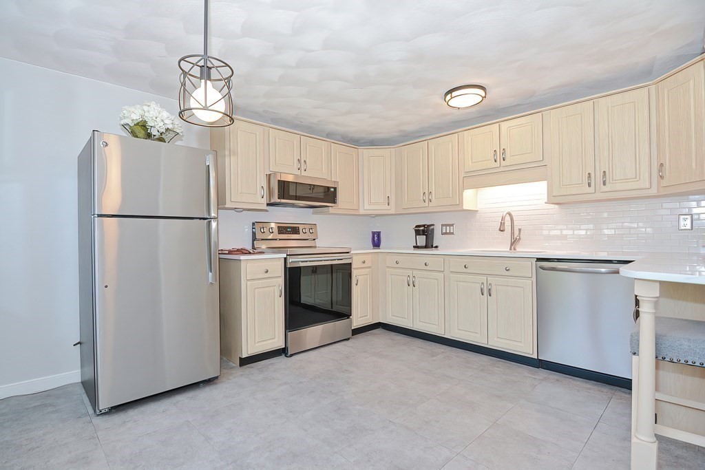 76 Renwick Road, Unit D Wakefield, MA 01880 - Photo 12 of 40
