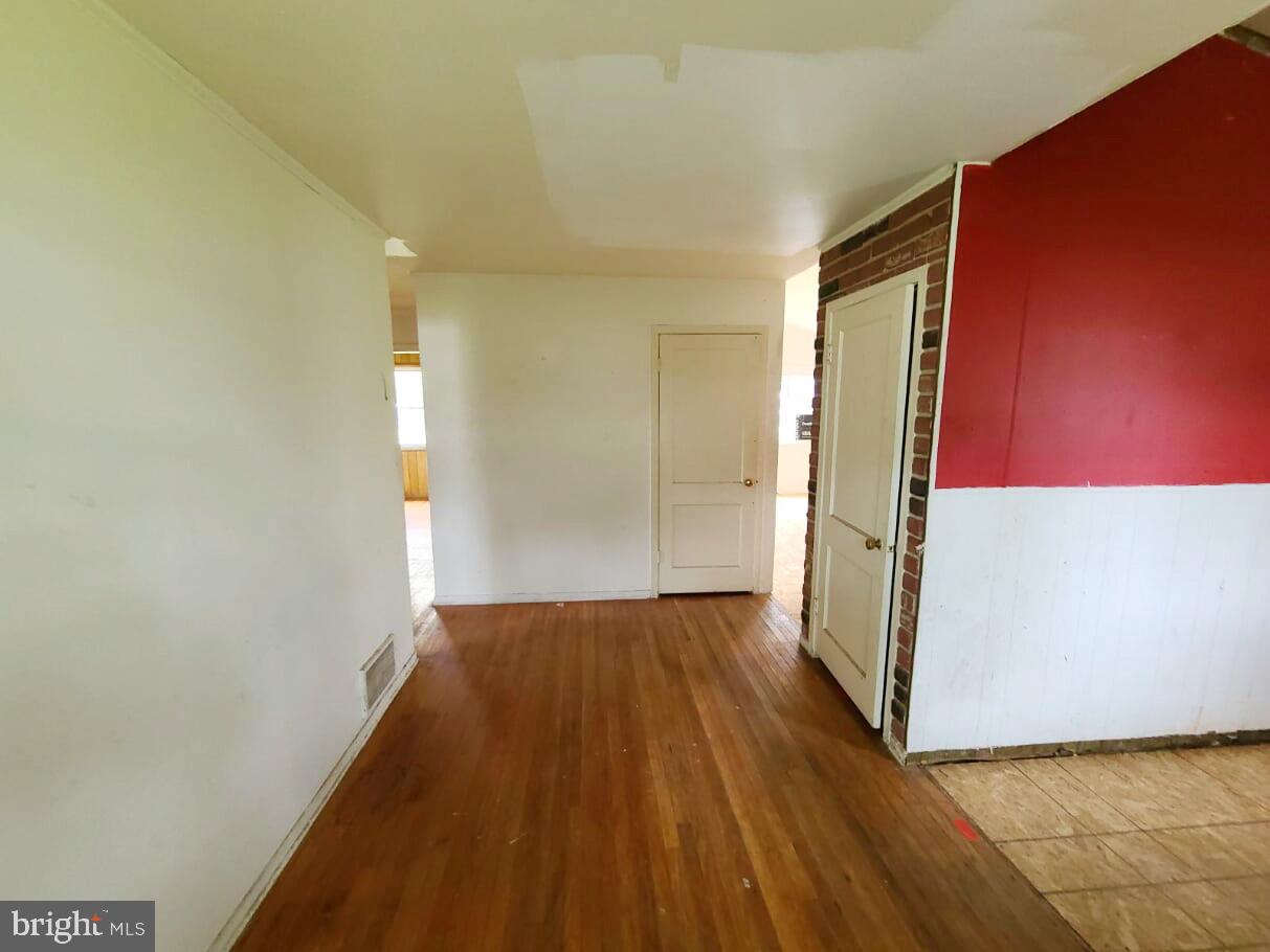 3007 Sollers Point Road Dundalk, MD 21222 - Photo 12 of 21 Interior