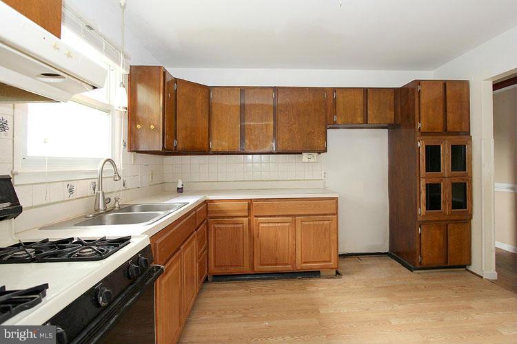 9002 Oxon Hill Road Fort Washington, MD 20744 - Photo 12 of 30 Kitchen