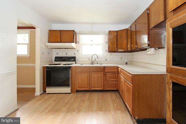 9002 Oxon Hill Road Fort Washington, MD 20744 - Photo 13 of 30 Kitchen