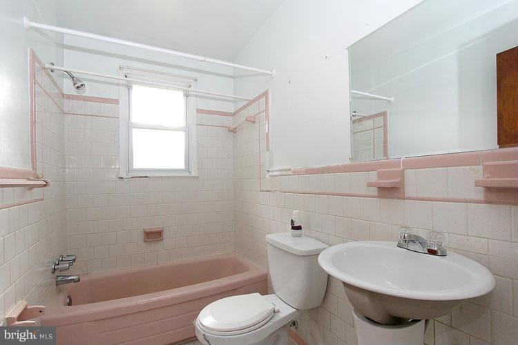 9002 Oxon Hill Road Fort Washington, MD 20744 - Photo 16 of 30 Bath