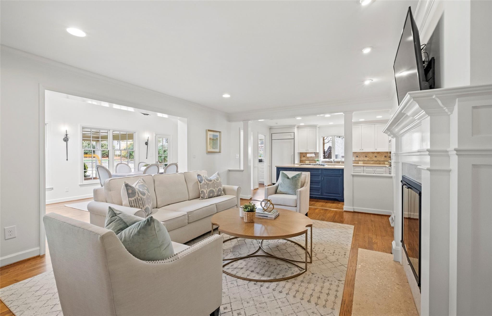 3136 Clarendon Road Charlotte, NC 28211 - Photo 18 of 47 a living room with furniture kitchen and a table