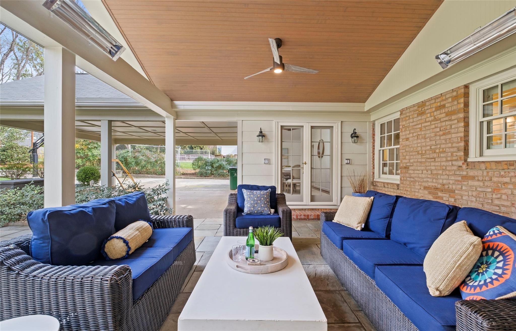 3136 Clarendon Road Charlotte, NC 28211 - Photo 40 of 47 a living room with furniture and a large window