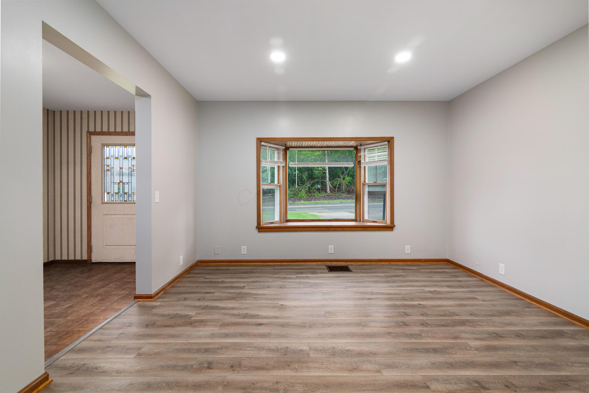 692 Millsboro Road Mansfield, OH 44903 - Photo 4 of 35 692 Millsboro Rd-04-WEB