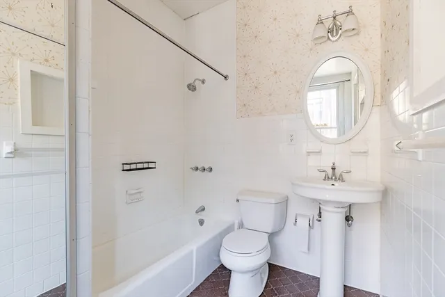 $2,600 | 29 East Concord Street, Unit 2, Boston, MA 02118