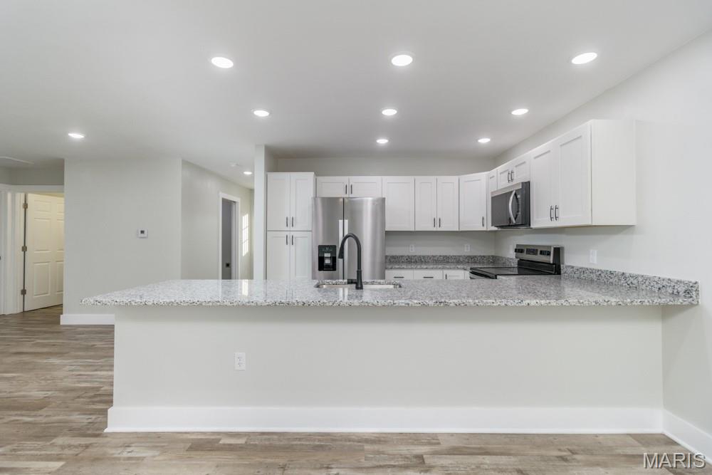 880 East Street Lebanon, MO 65536 - Photo 7 of 32