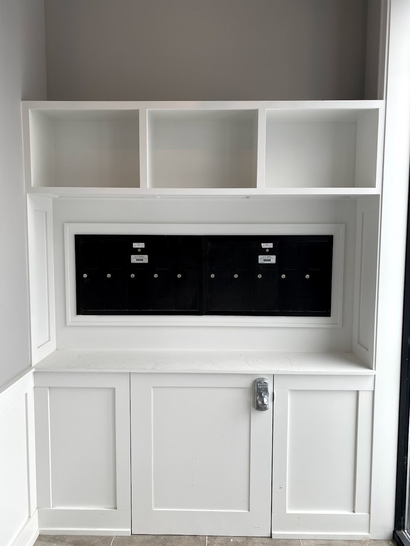 3203 North Ridgeway Avenue, Unit 2B Chicago, IL 60618 - Photo 14 of 15 a view of cabinets