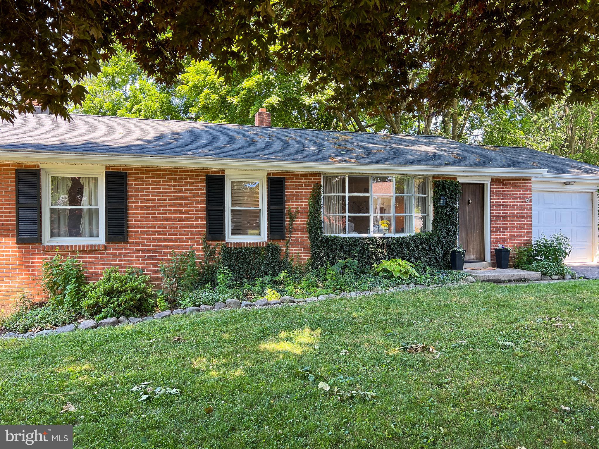 512 Big Bend Road Lancaster, PA 17603 - Photo 3 of 37 Gallery Image 3