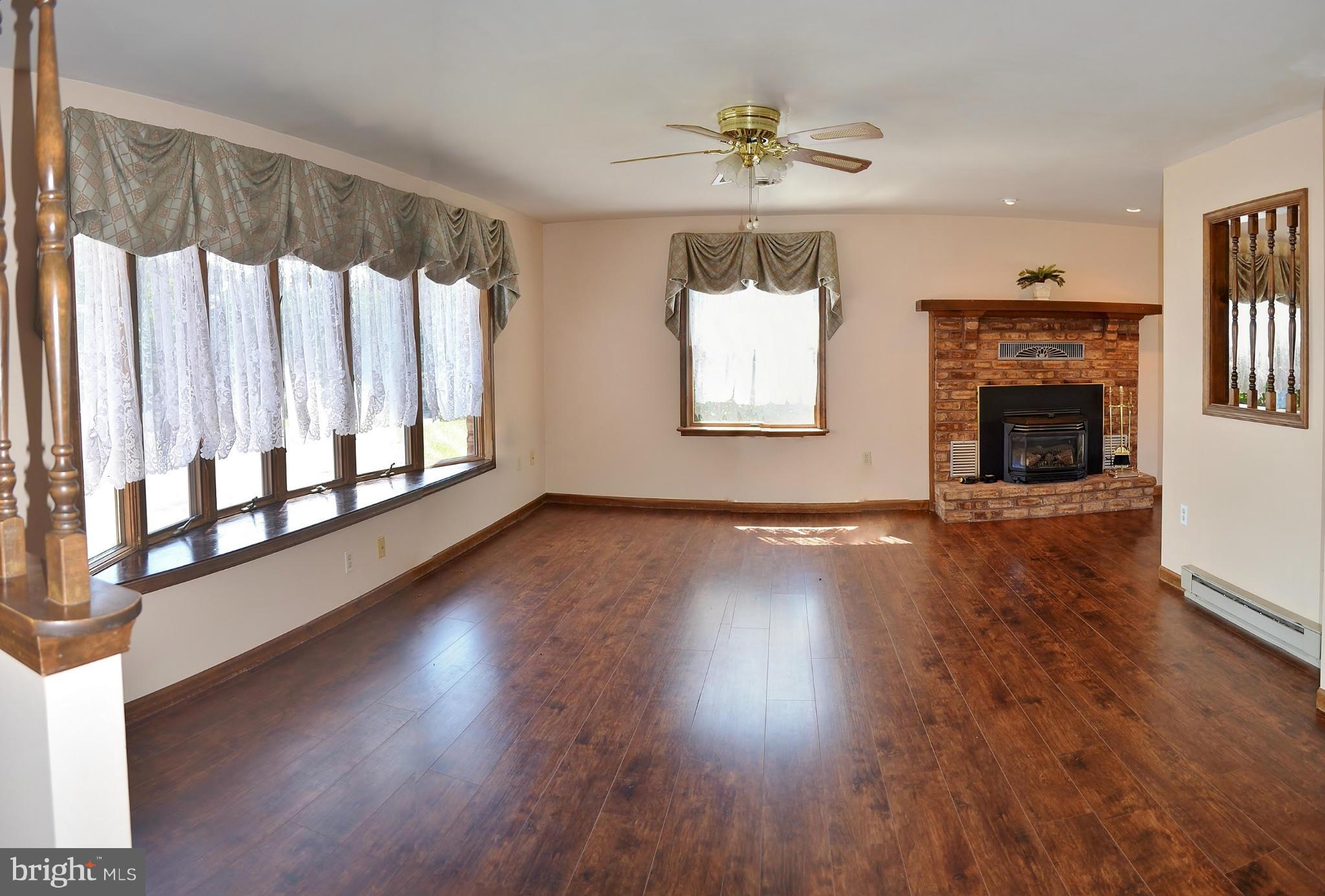 14365 Tollgate Ridge Road Hancock, MD 21750 - Photo 6 of 30 Living Room