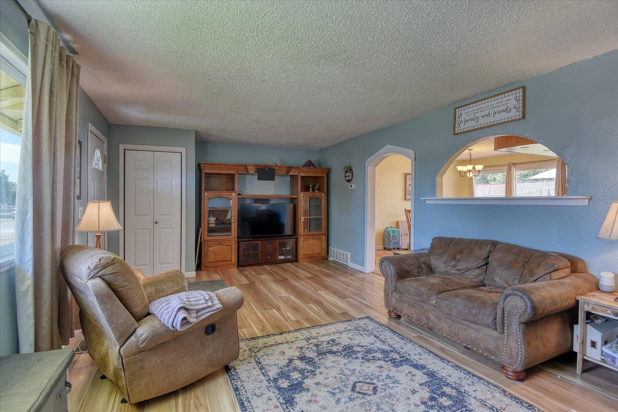 3907 East Cleveland Avenue Spokane, WA 99217 - Photo 5 of 46