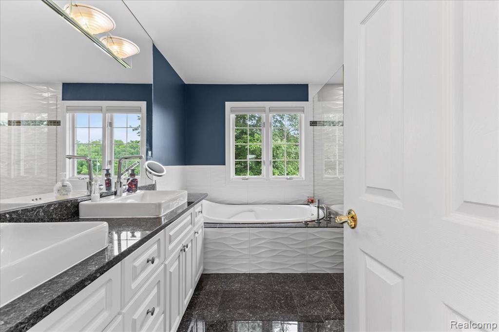 2160 West Buell Road Oakland, MI 48363 - Photo 23 of 49