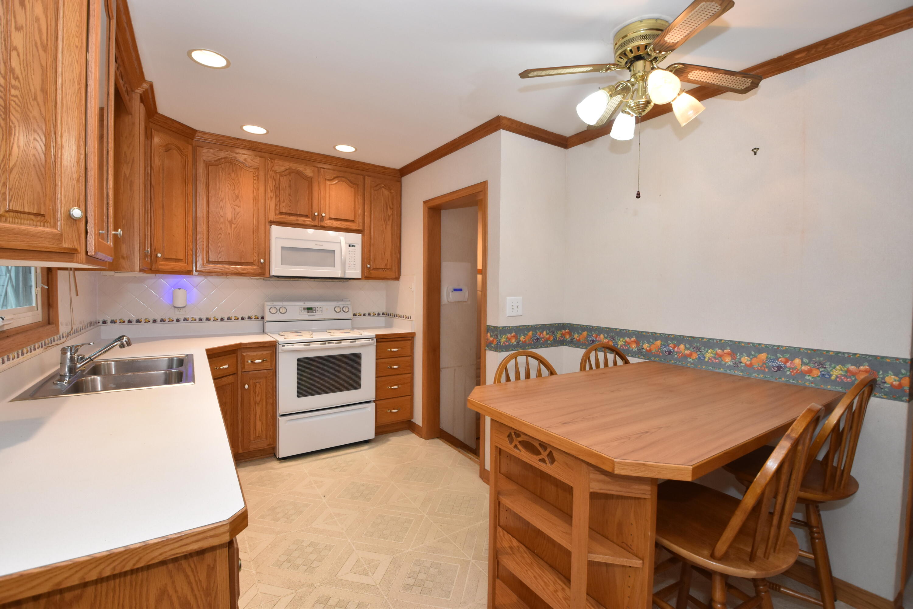 2205 Dwight Street Racine, WI 53403 - Photo 7 of 46 Kitchen