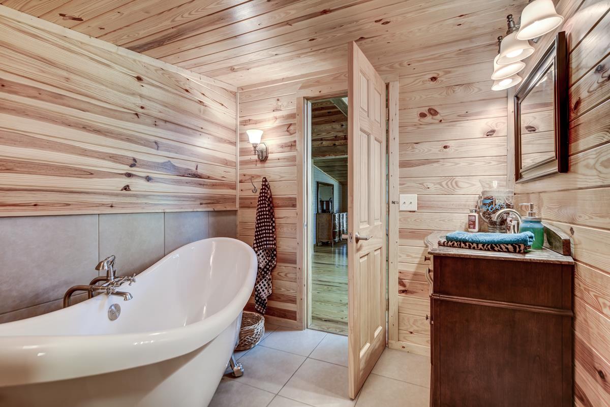 3838 W Road Springfield, TN 37172 - Photo 15 of 30 a bathroom with a sink and a mirror