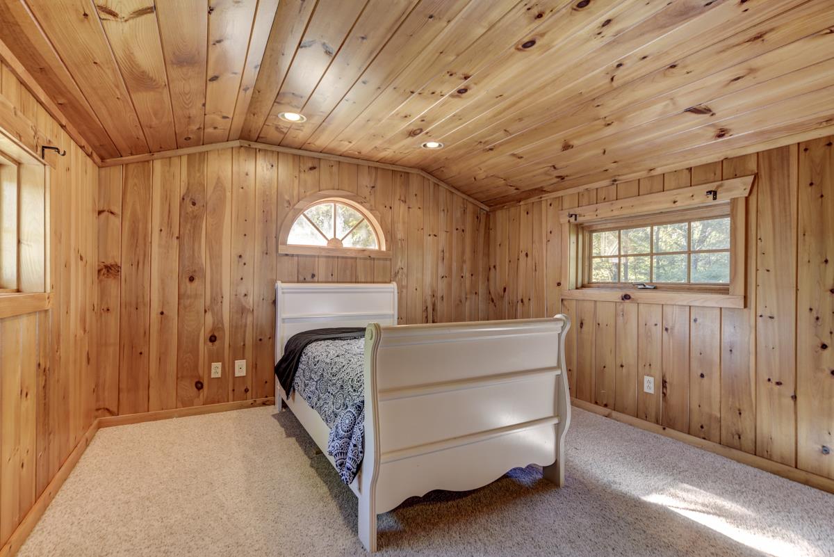3838 W Road Springfield, TN 37172 - Photo 9 of 30 a bed room with a bed and a window