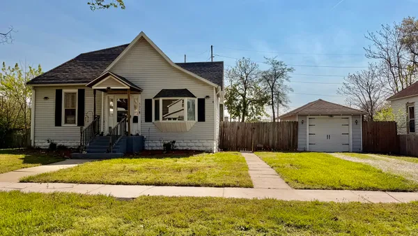 $95,000 | 521 South Cherry Street, Centralia, IL 62801