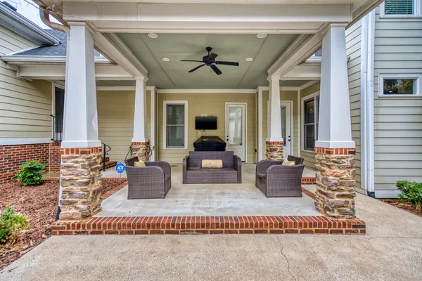 $525,000 | 314 Traditions Boulevard, Bowling Green, KY 42103