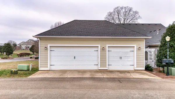 $525,000 | 314 Traditions Boulevard, Bowling Green, KY 42103