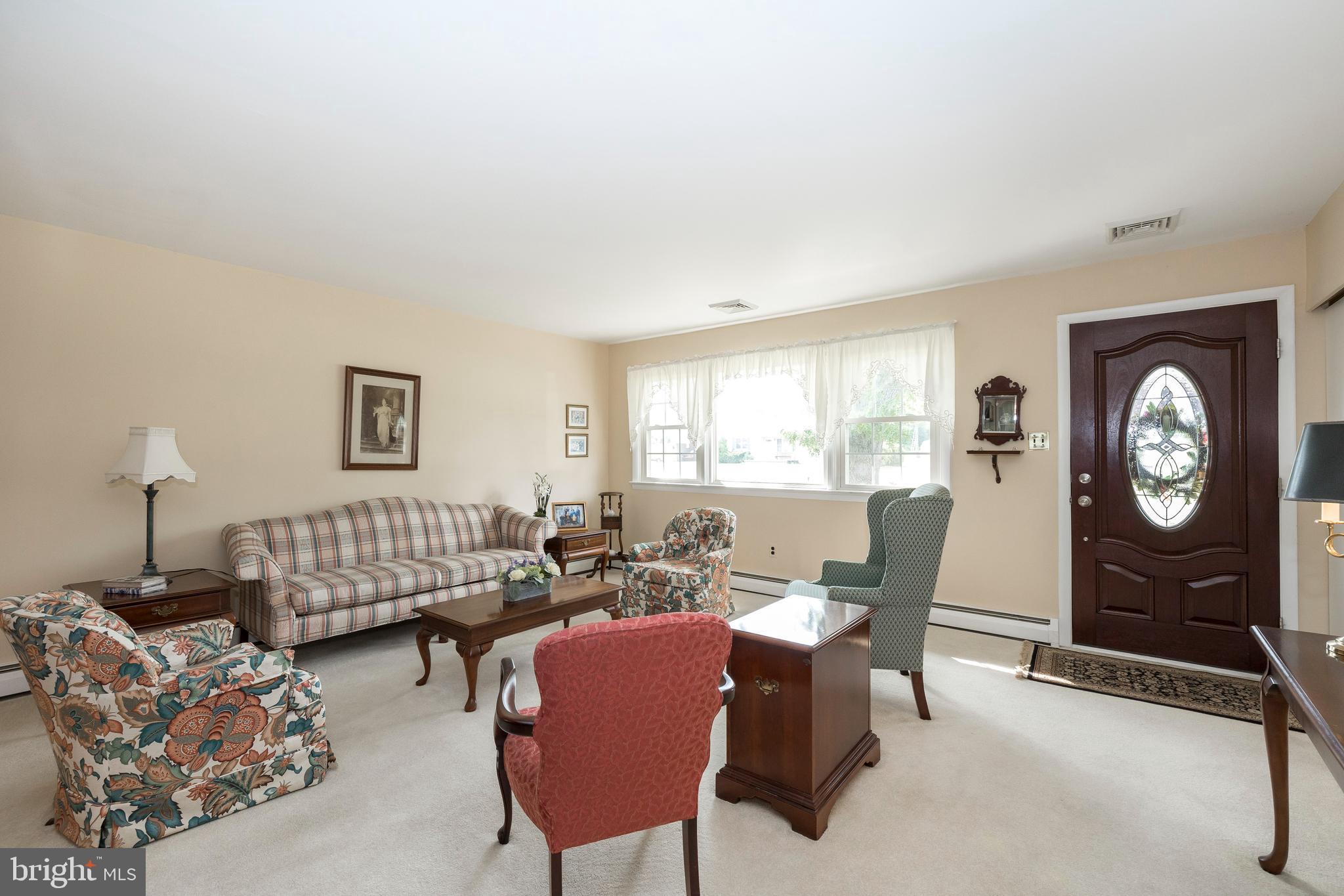 8 Benburb Road Phoenixville, PA 19460 - Photo 5 of 23 Living Room View