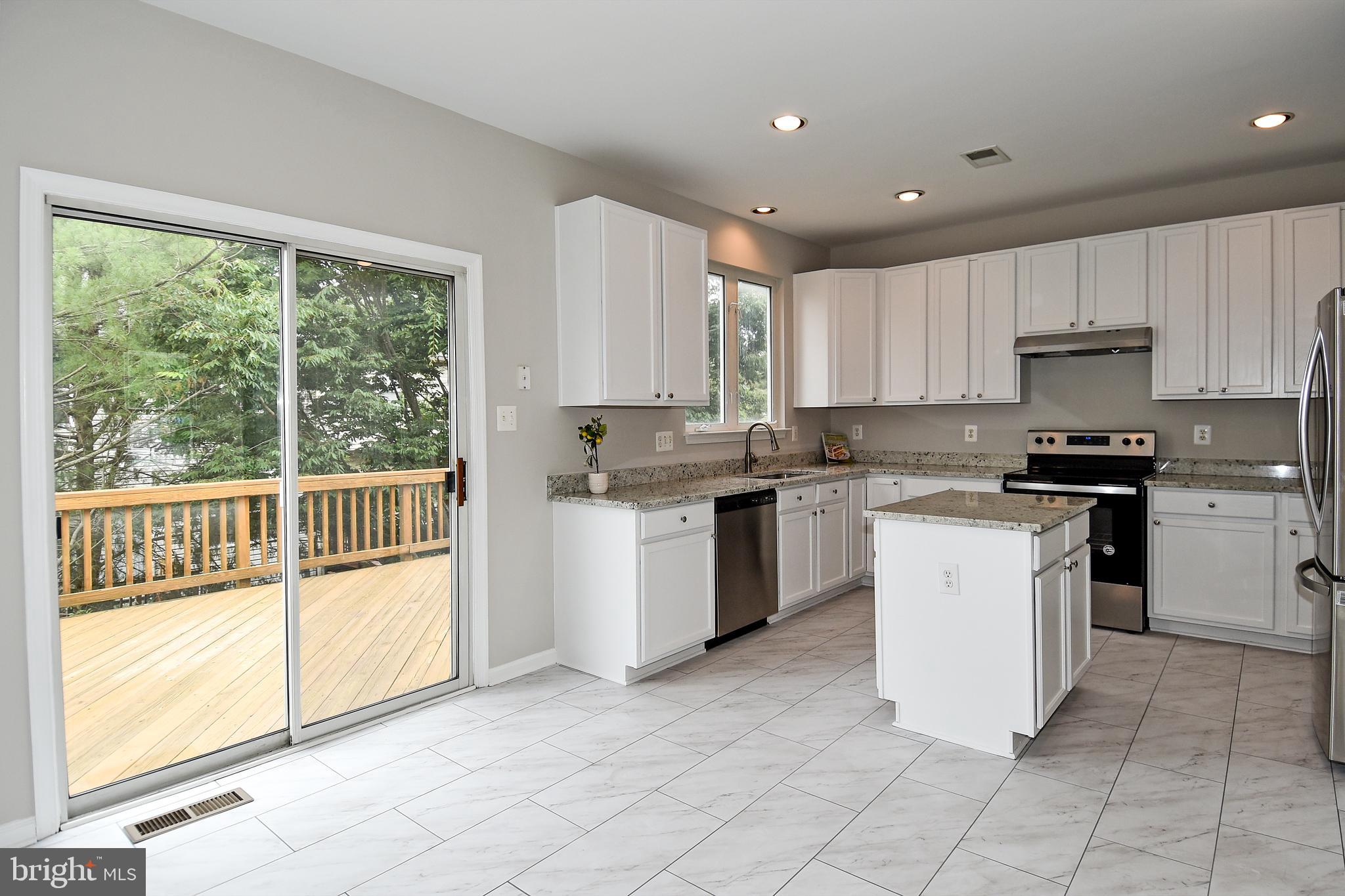 6433 McCoy Road Centreville, VA 20121 - Photo 6 of 37 Gallery Image 6