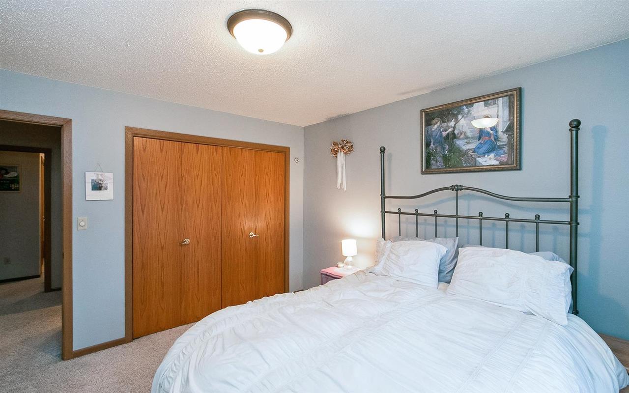 1964 Holiday Road Coralville, IA 52241 - Photo 12 of 23 Gallery Image 12