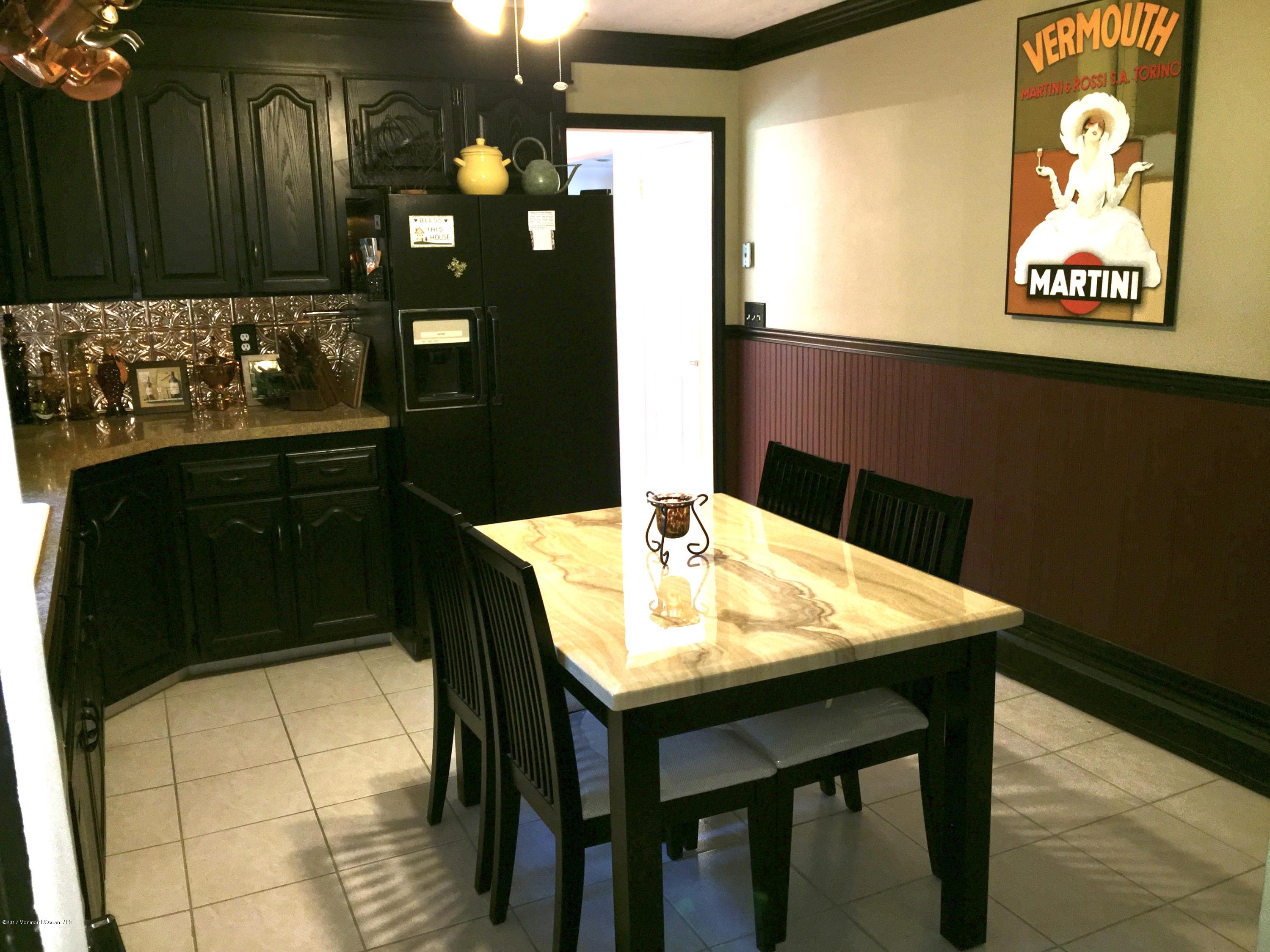 29 Bittner Road Perrineville, NJ 08535 - Photo 12 of 40 Kitchen